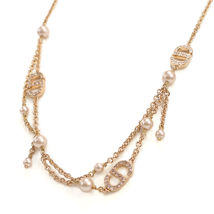 💎 Christian Dior（クリスチャン・ディオール）で叶える、大人のフェミニン・スタイル！オンラインで見つける、Petit CD アクセサリー！✨