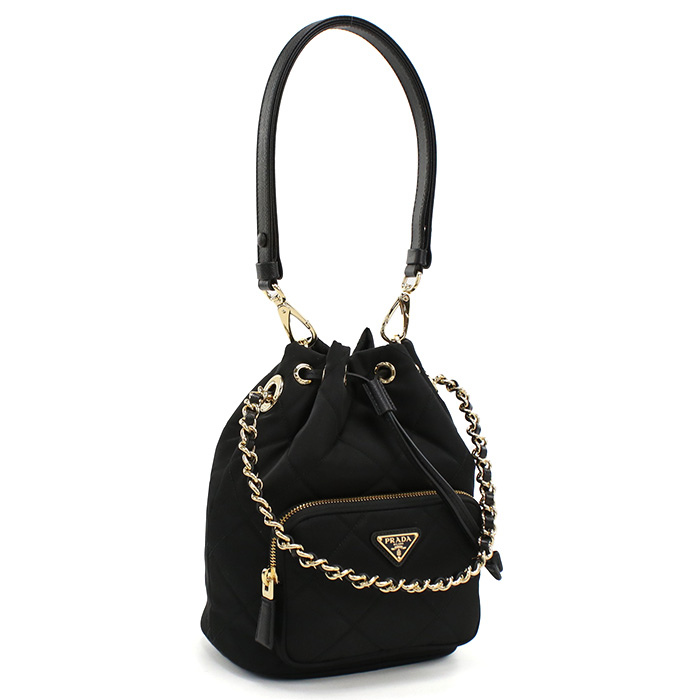 🖤 PRADA（プラダ）で叶える、大人のリュクス・スタイル！オンラインで見つける、ブラックバッグコレクション！✨