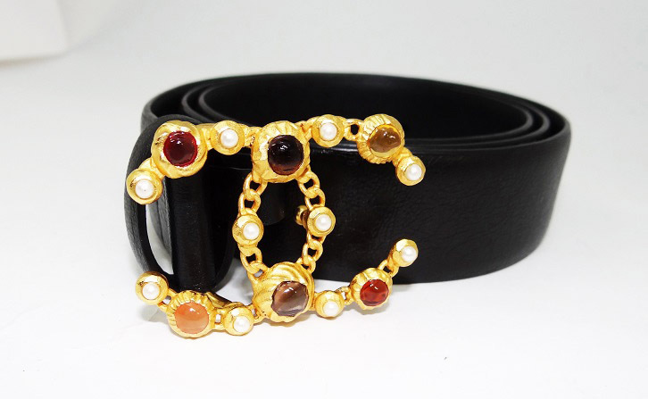 🇫🇷 **CHANEL（シャネル）**で叶える 大人のラグジュアリー・スタイル！オンラインで見つける タイムレス・ベルト！✨